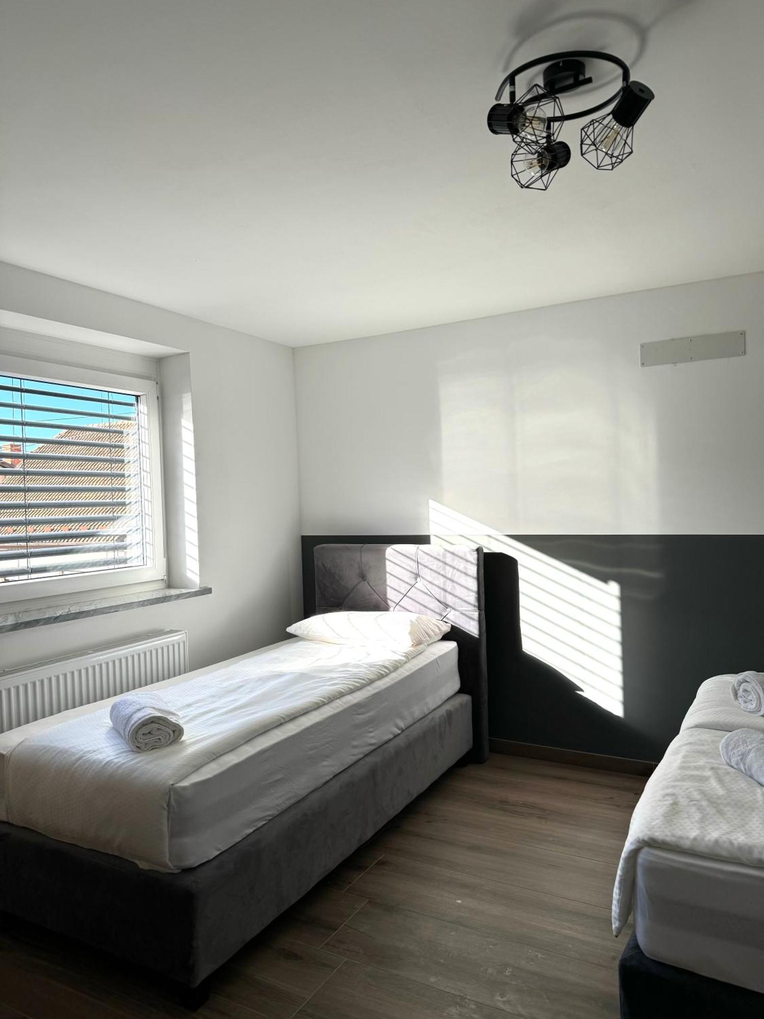 L&L Rooms Maribor Ngoại thất bức ảnh