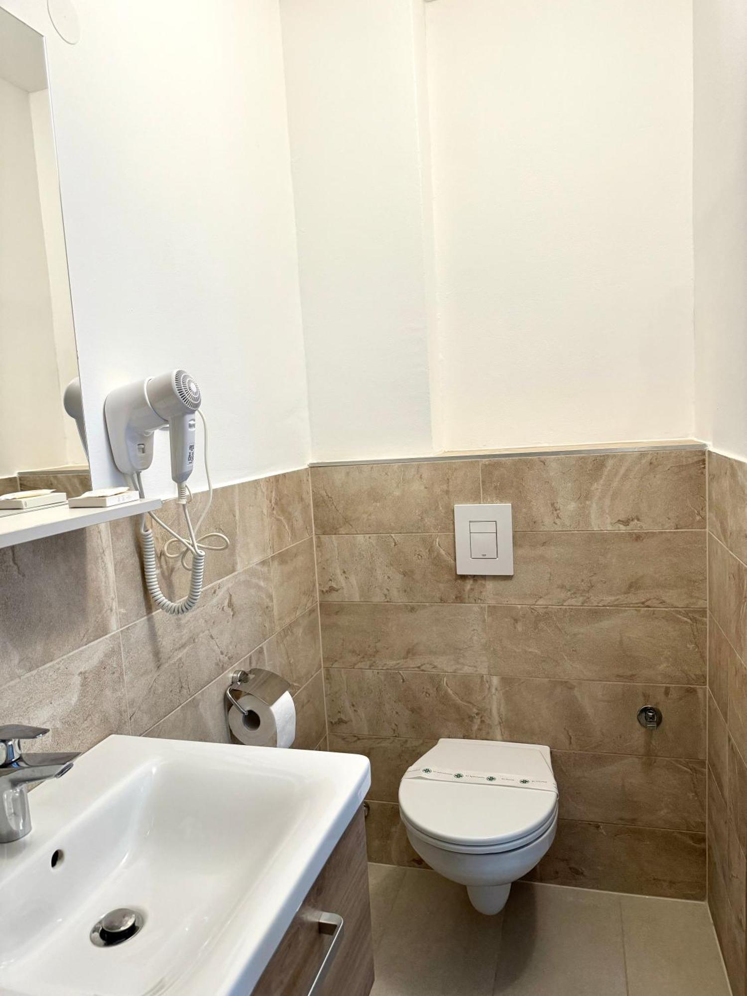 L&L Rooms Maribor Ngoại thất bức ảnh